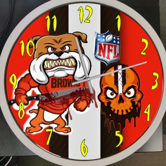 Cleveland Browns clock - Picture 3 of 4